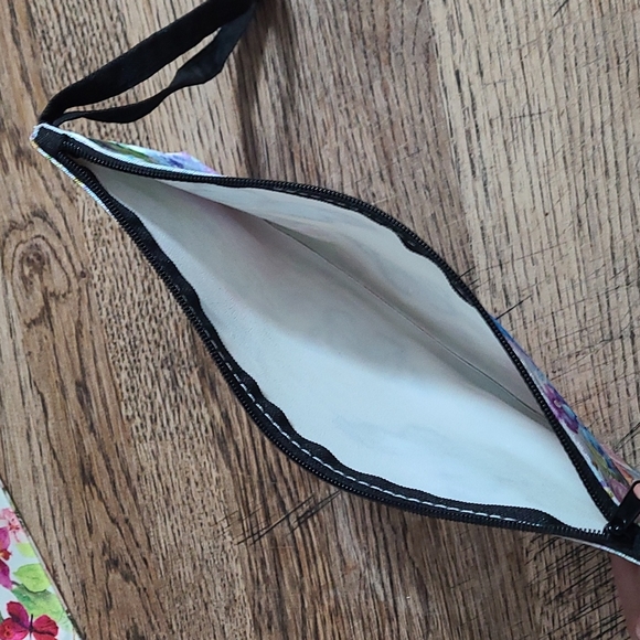 Makeup Bags - Picture 3 of 7